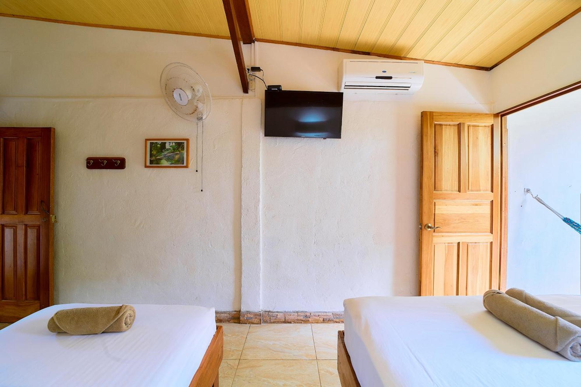Cabinas Montesol Puerto Viejo de Talamanca Екстер'єр фото
