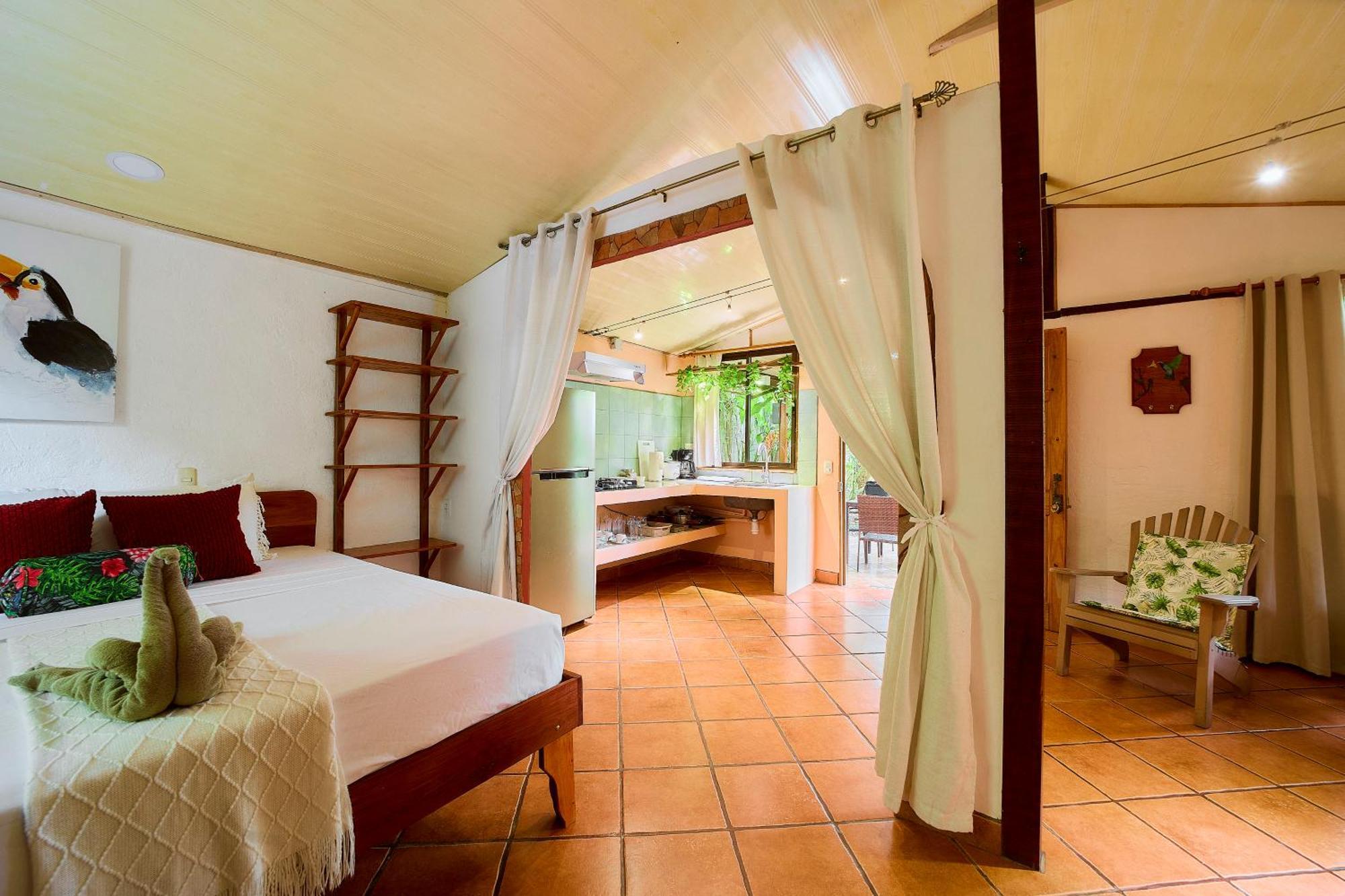 Cabinas Montesol Puerto Viejo de Talamanca Екстер'єр фото