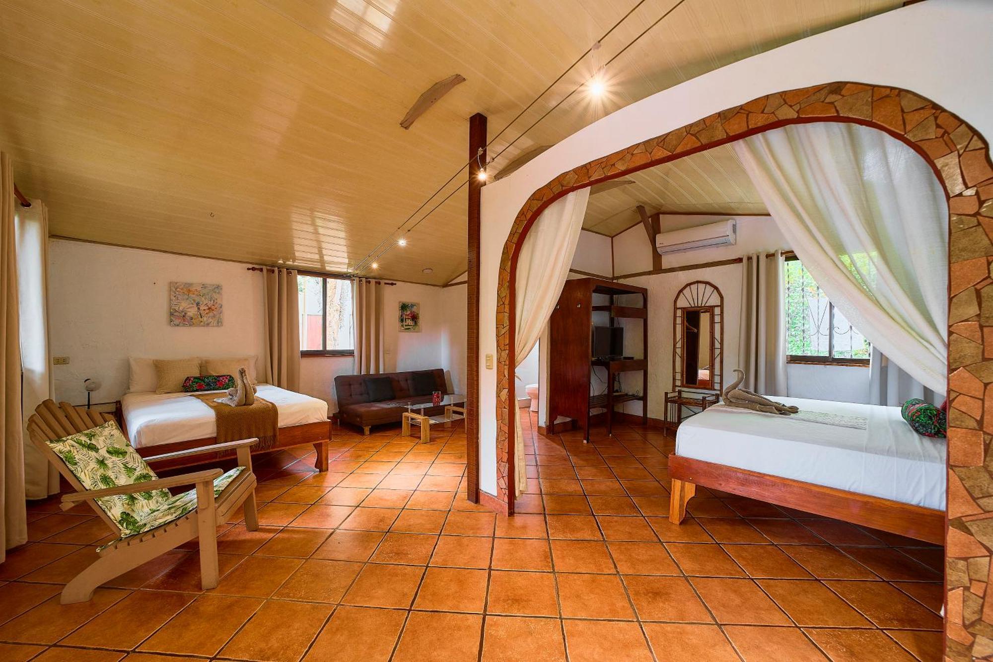 Cabinas Montesol Puerto Viejo de Talamanca Екстер'єр фото