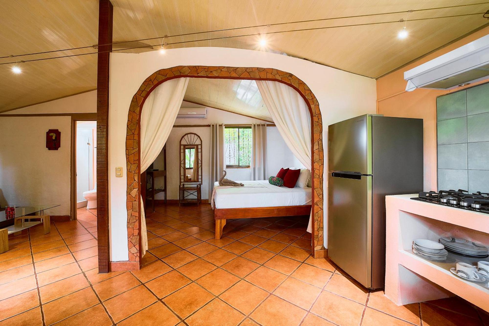 Cabinas Montesol Puerto Viejo de Talamanca Екстер'єр фото