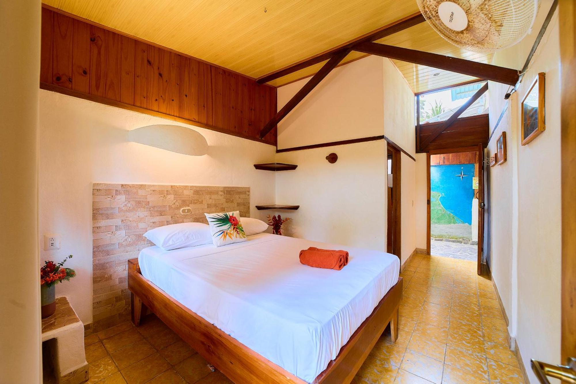 Cabinas Montesol Puerto Viejo de Talamanca Екстер'єр фото