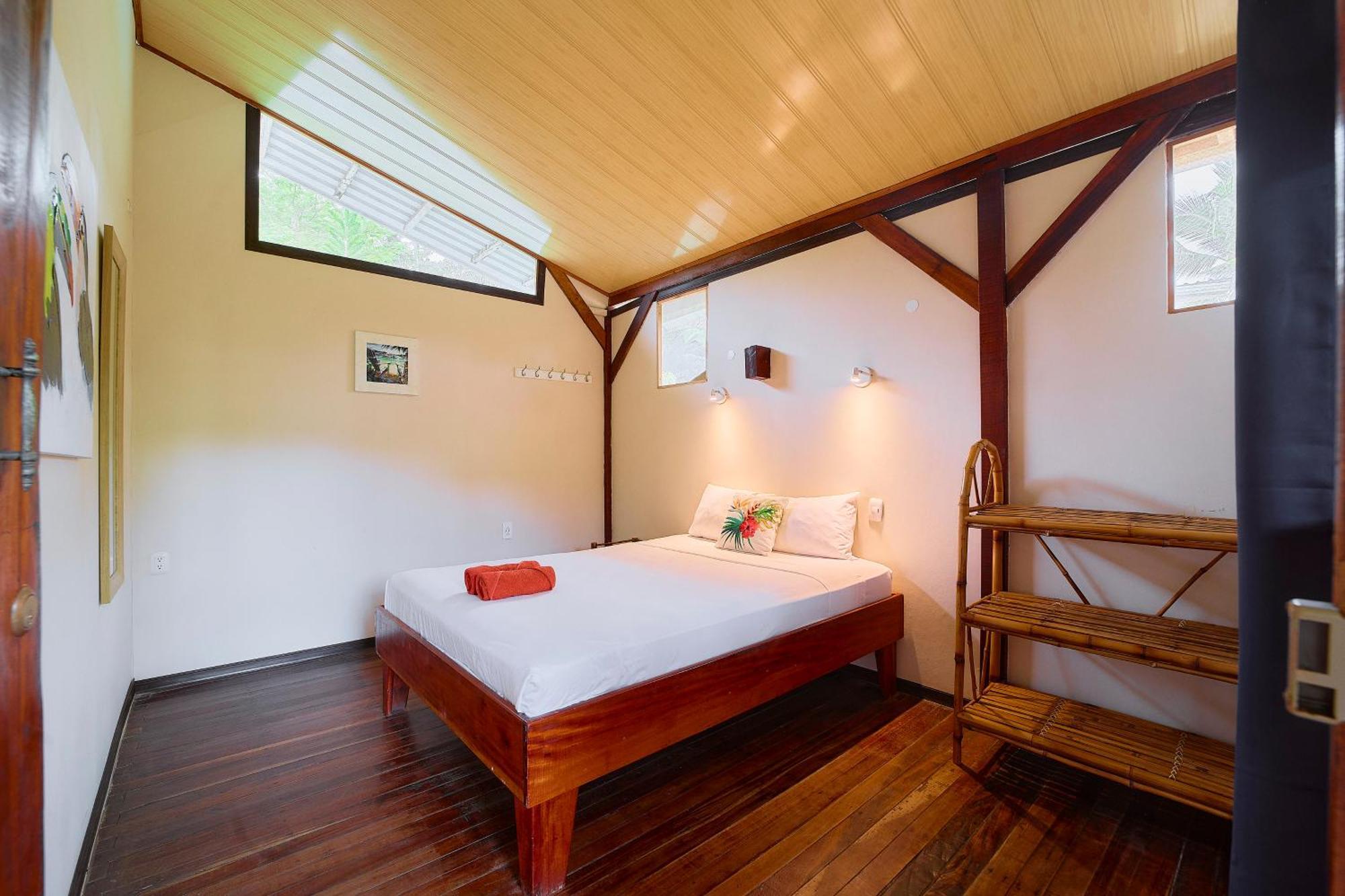 Cabinas Montesol Puerto Viejo de Talamanca Екстер'єр фото